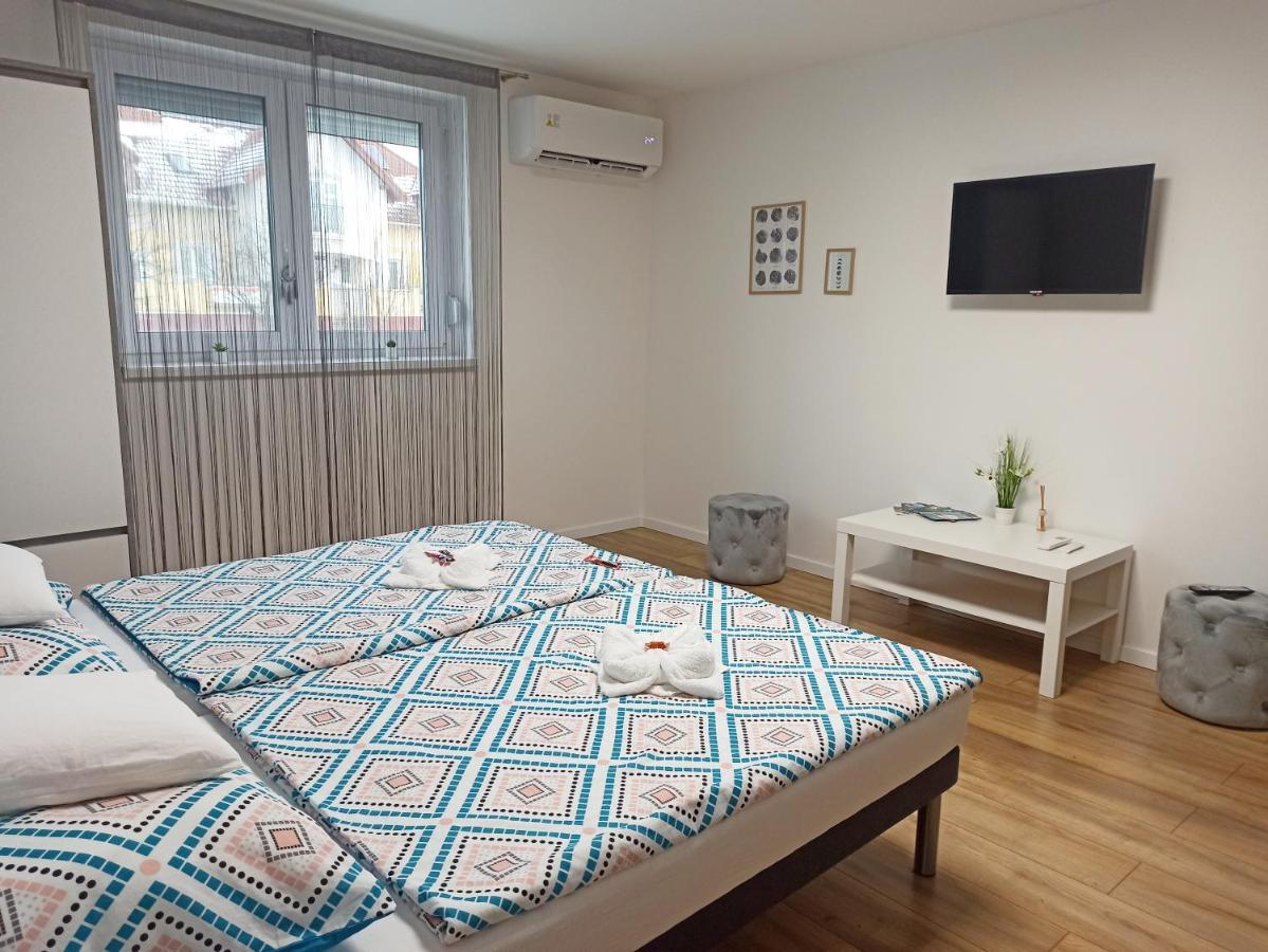Grafit Apartmanok Hajdunanas Exterior photo