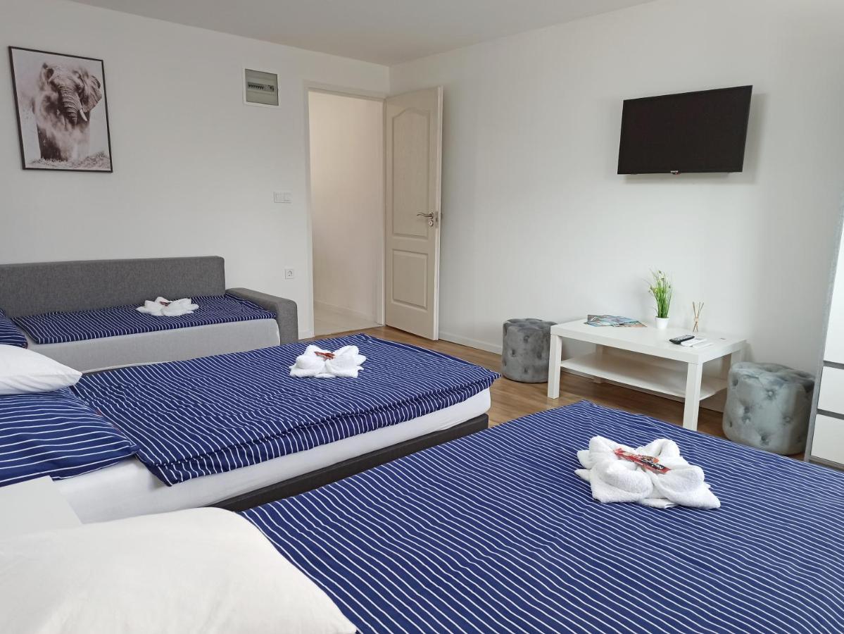 Grafit Apartmanok Hajdunanas Exterior photo