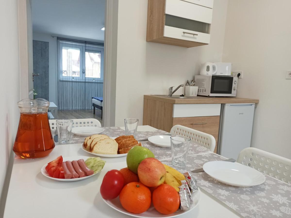 Grafit Apartmanok Hajdunanas Exterior photo
